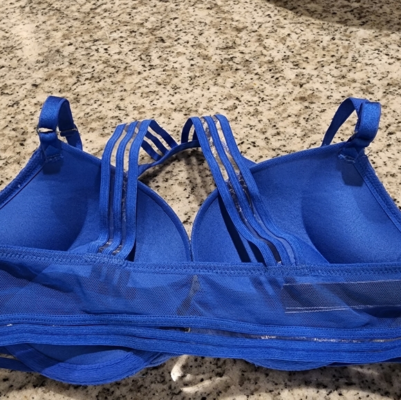 Victoria's Secret add 2 cups bra - Picture 2 of 2